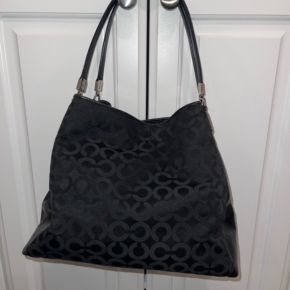 Coach Black Patterned Women's Shoulder Bag